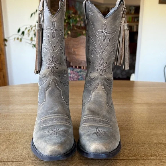 Ariat Greyish-tan Suede Embroidered Heeled Boots - Picture 5 of 13